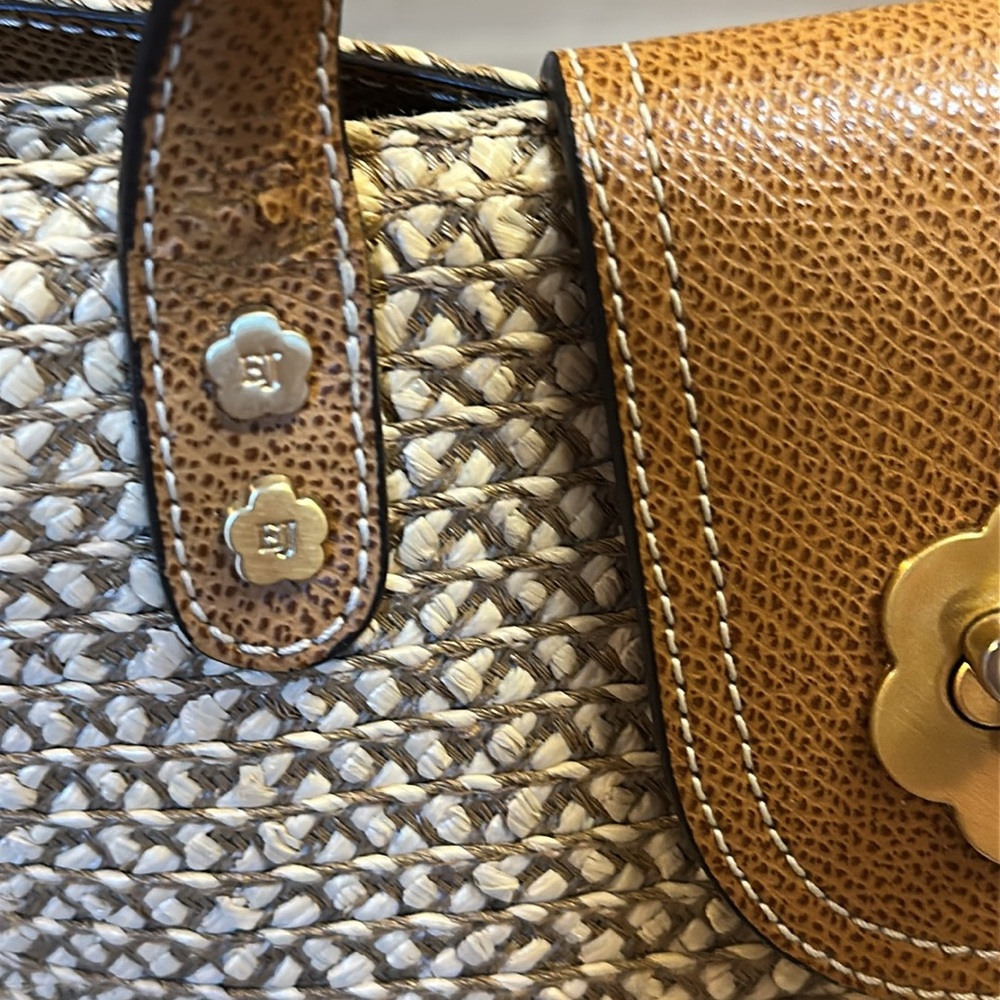 Eric Javits Straw & Leather Vintage Bag. Flower Closure Matching Mirror Included - Picture 7 of 16